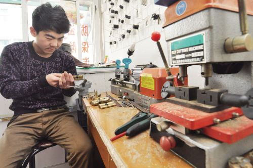 泉州开锁店为啥“牛号”频现 听开锁师傅讲什么锁最防盗
